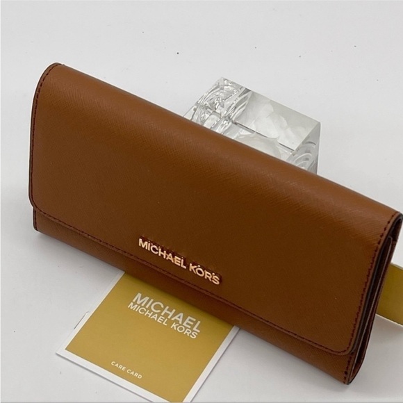 Michael Kors Large Trifold Wallet Luggage - Picture 3 of 8